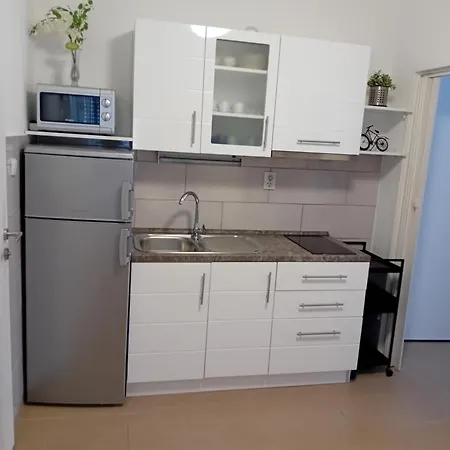 Apatmani Peternel Apartamento Vir