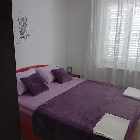 Apatmani Peternel Apartamento Vir