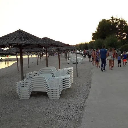 Apatmani Peternel Apartamento