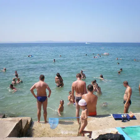 Apatmani Peternel * Vir