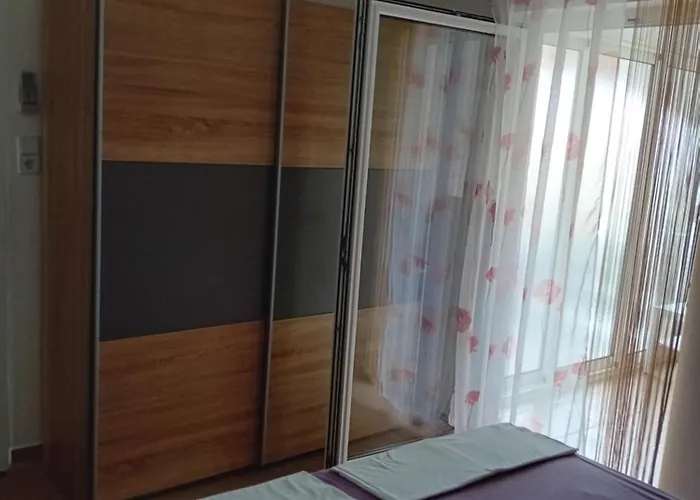 Apatmani Peternel Apartamento *