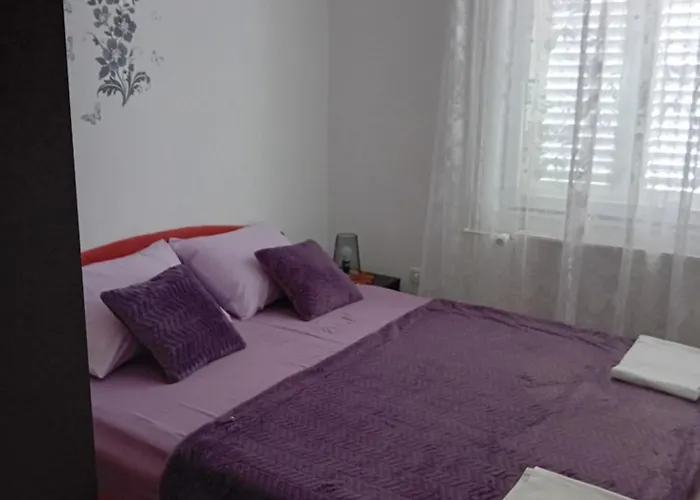 Apatmani Peternel Apartamento Vir