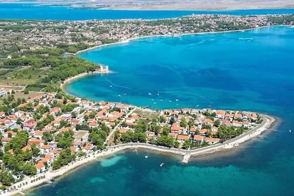 Apatmani Peternel Apartamento Vir