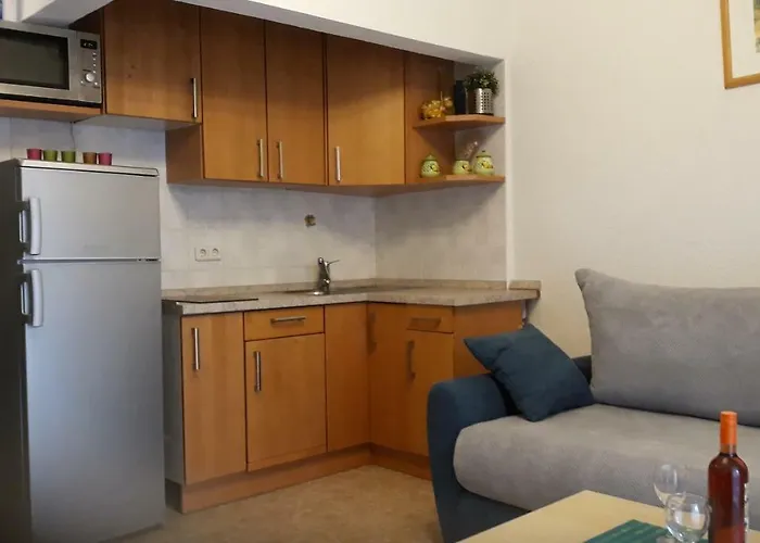 Apatmani Peternel Apartamento *