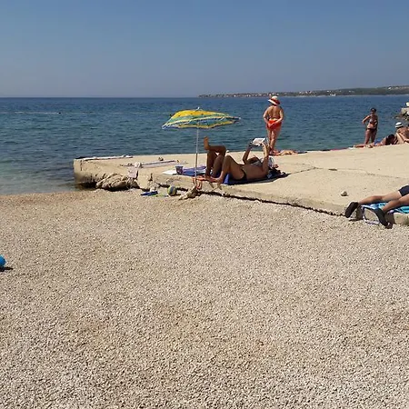 Apatmani Peternel דירה *