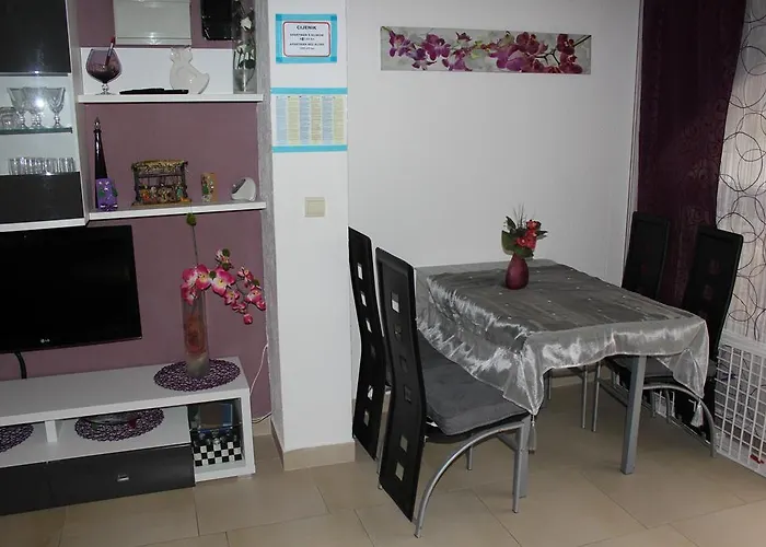 Apatmani Peternel 비르